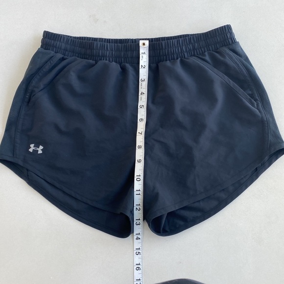 Woman sport shorts - Picture 3 of 7